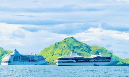 Kapal Pesiar Mancanegara Merapat Ke Labuan Bajo