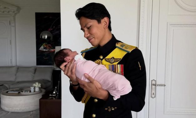 Kemewahan Rumah Prince Abdul Mateen Dan Istrinya Di London