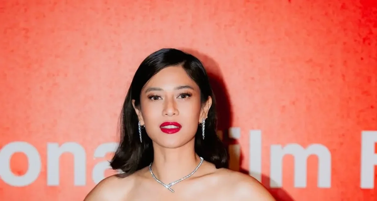 Mengenal Sosok Cantik Dan Juga Inspiratif, Dian Sastrowardoyo