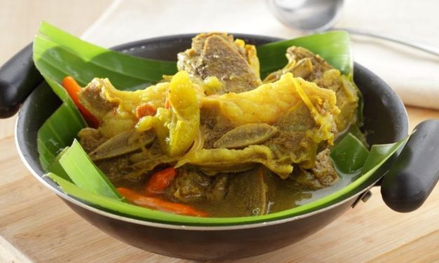 Makin Nikmat! Pindang Daging Sapi Empuk Dengan Kuah Segar