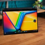Laptop Multifungsi! ASUS Vivobook 14 Flip OLED Bisa Jadi Tablet